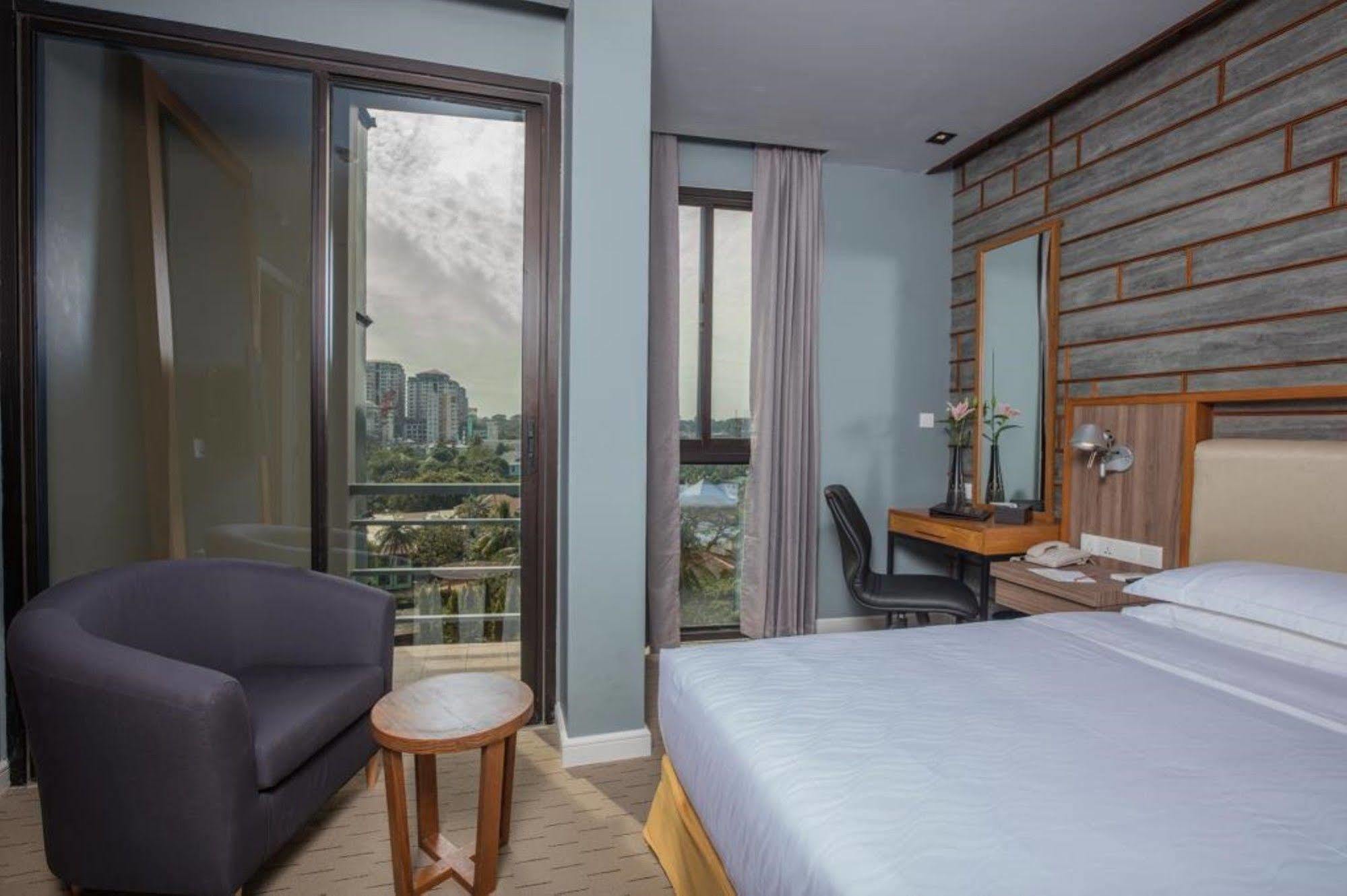 เดอะ ลิงค์ ย่างกุ้ง บูทิก โฮเต็ล Hotel ภายนอก รูปภาพ